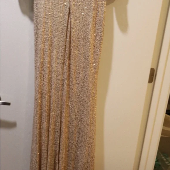 Sequence draped 3/4 gold floor length gown Ieena for Mac Duggal size 4 - Picture 3 of 8